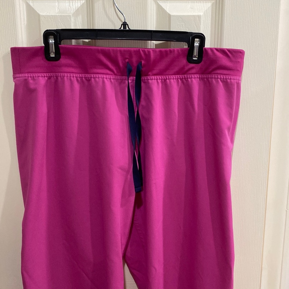 FIGS electric orchid Livingston pant, large